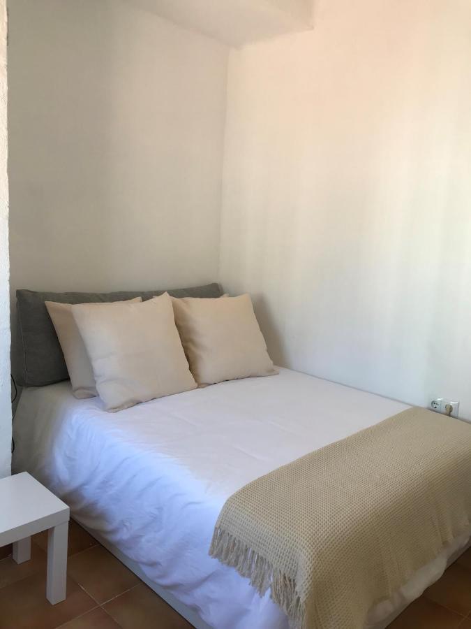 Ac Los Remedios Sevilla Exteriör bild