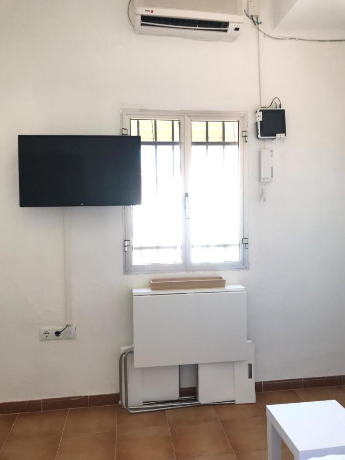 Ac Los Remedios Sevilla Exteriör bild